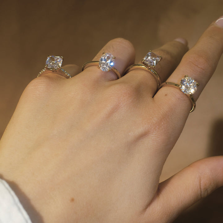 Empowering Round Solitary Ring